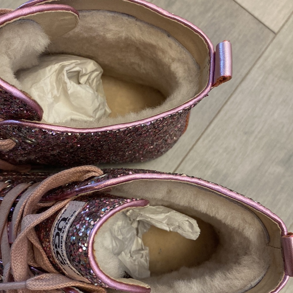 UGG boots - Picture 3 of 5